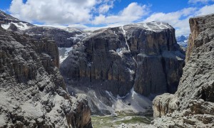 Klettersteig Pößnecker - Abstieg Valon Bianch, Blick zum Sas de Pordoi