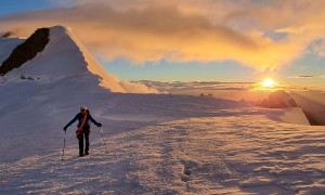 Hochtour Mont Blanc - Sonnenaufgang beim Col della Brenva