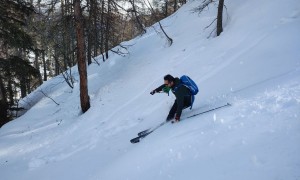 Skitour Blankenstein - steile Abfahrt im Wald