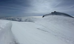 Skihochtour Monte Rosa - Aufstieg, Skidepot Zumsteinspitze mit Blick zur Signalkuppe