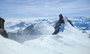 Skihochtour Monte Rosa - Blick zum Schwarzhorn und Vincentpyramide