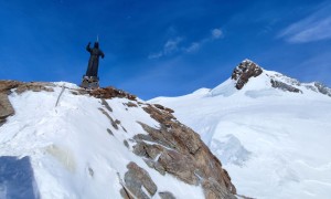 Skihochtour Monte Rosa - Gipfelsieg Balmenhorn mit Blick zum Schwarzhorn