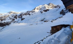 Abfahrt Staffal - Mantova Hütte, Blick zur Außentoilette