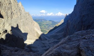 Klettersteig Plattkofel - bei der Toni-Demetz-Hütte, Blick zur Seiser Alm