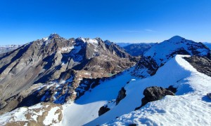 Bergtour Morgenkofel - Gipfelsieg, Blick zur Rieserfernerhütte und Schwarzen Wand