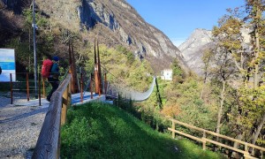 Klettersteig Val del Ri - Zustieg über die Hängebrücke